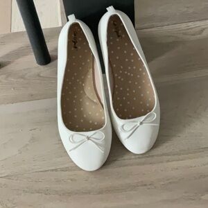 Cat & Jack White Dress Shoes with Bow